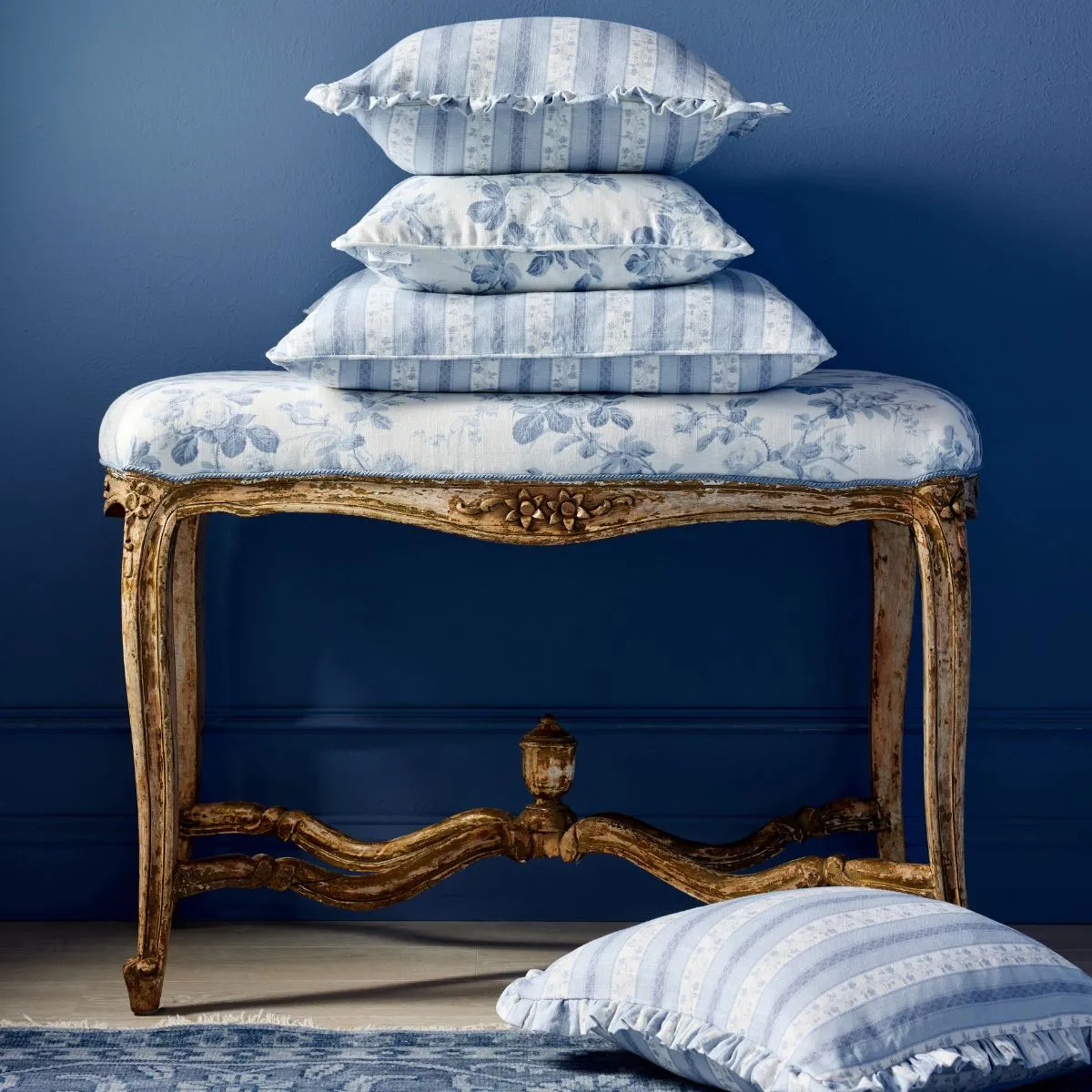 French Louis XV Style Bench in Mary Jayne